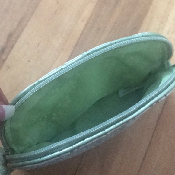 Cosmetic bag - Picture 2 of 2